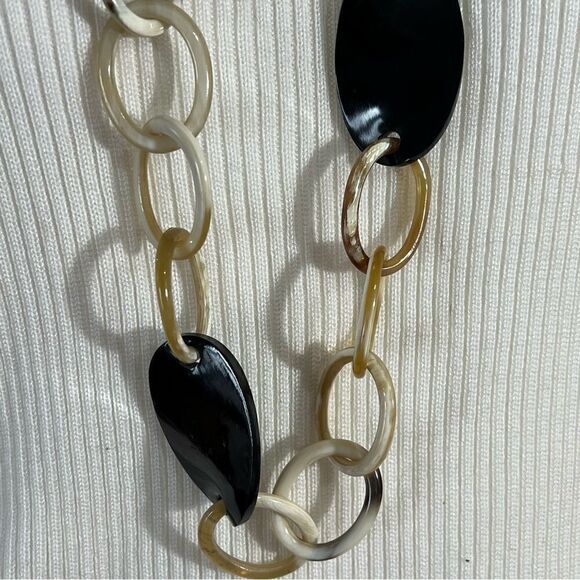 Black Enamell Faux‎ Ivory Chain Link Necklace - Picture 4 of 10